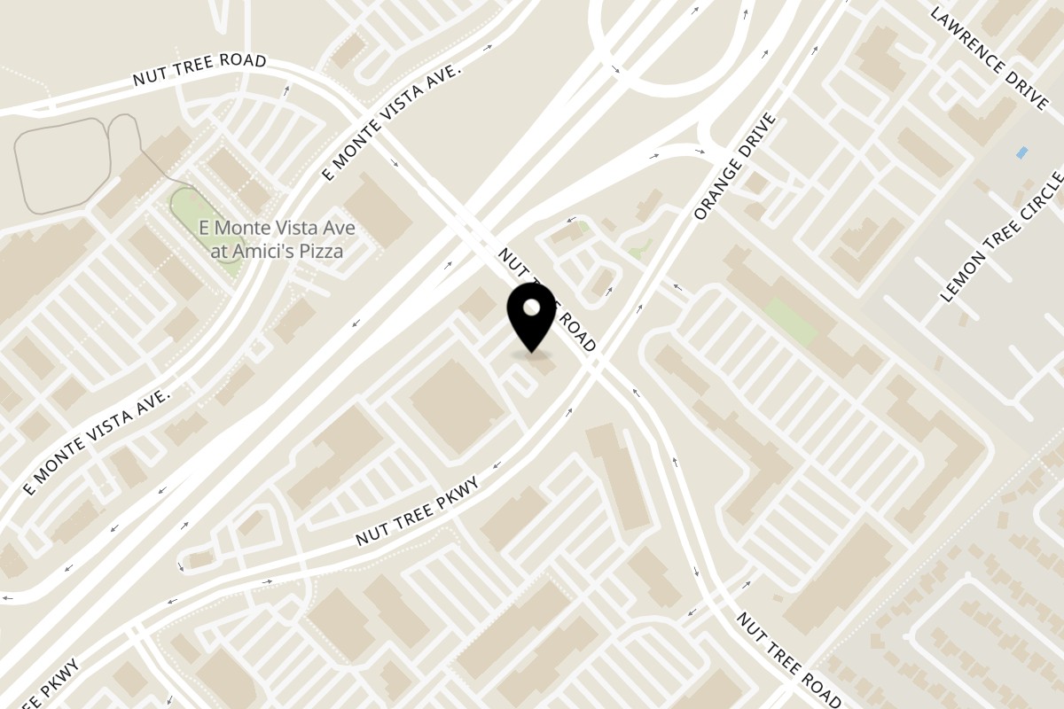 Map showing the location of Que Onda Tacobar Vacaville on 112 Nut Tree Pkwy in Vacaville